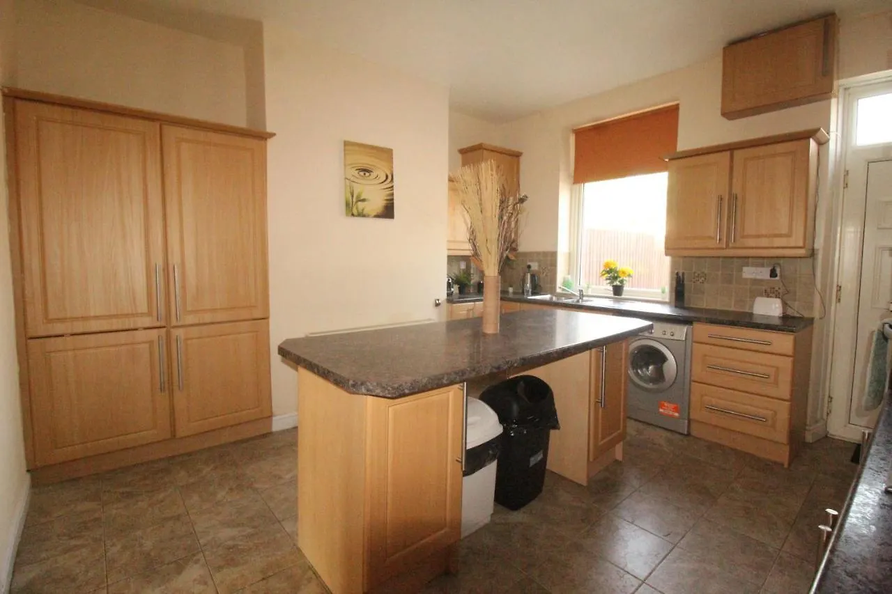 Holiday home Lundwood House Barnsley By Smart Corporate Stays
