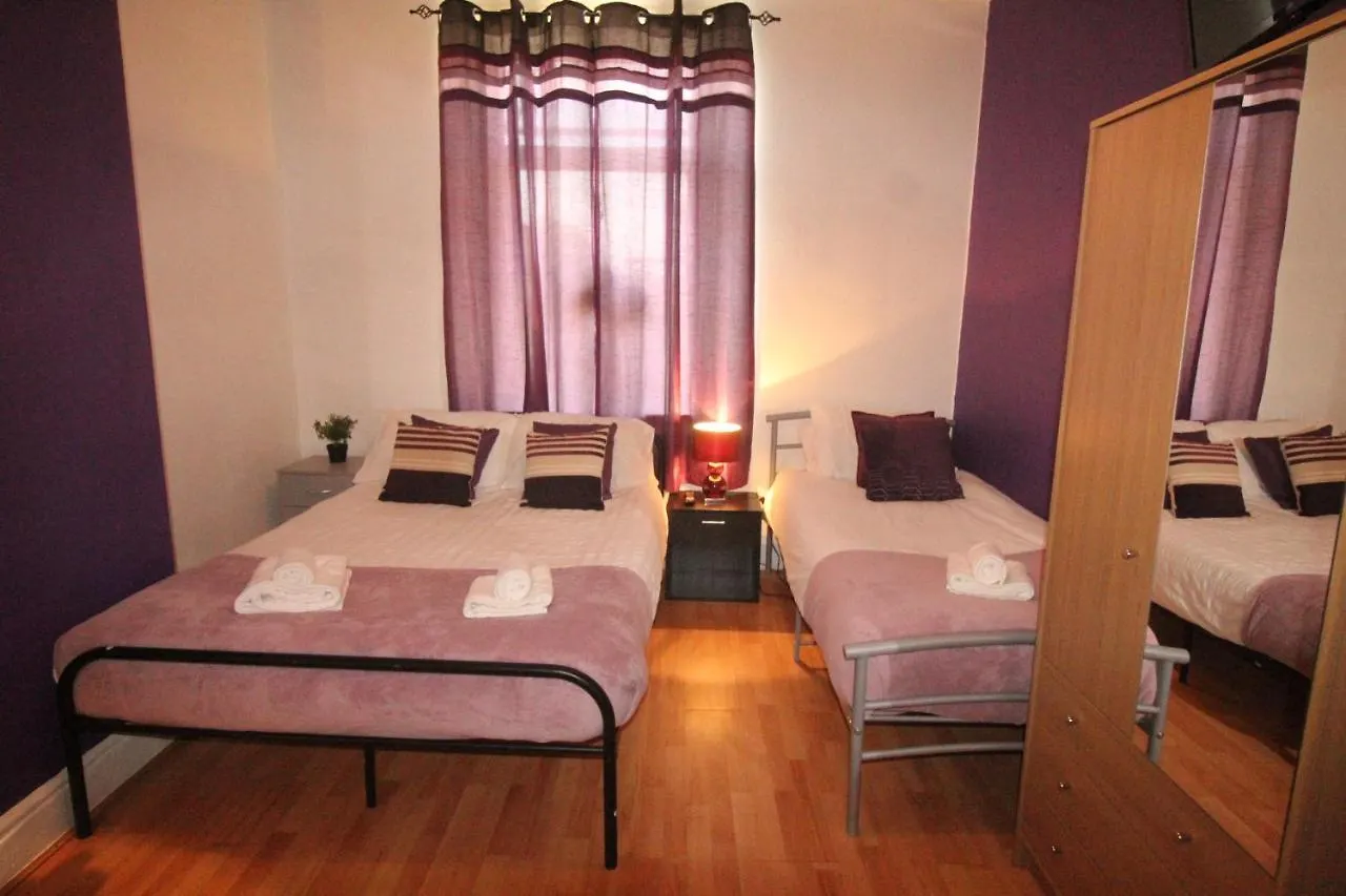 Holiday home Lundwood House Barnsley By Smart Corporate Stays